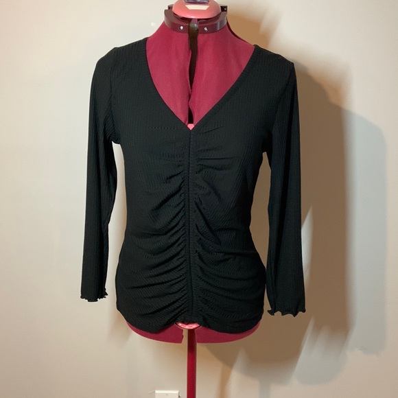 Black long sleeve - Picture 1 of 4